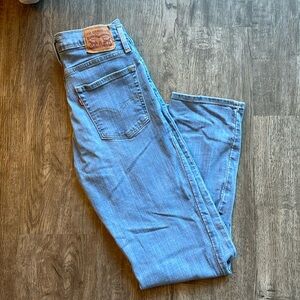 levi’s 724 high rise straight jeans !!